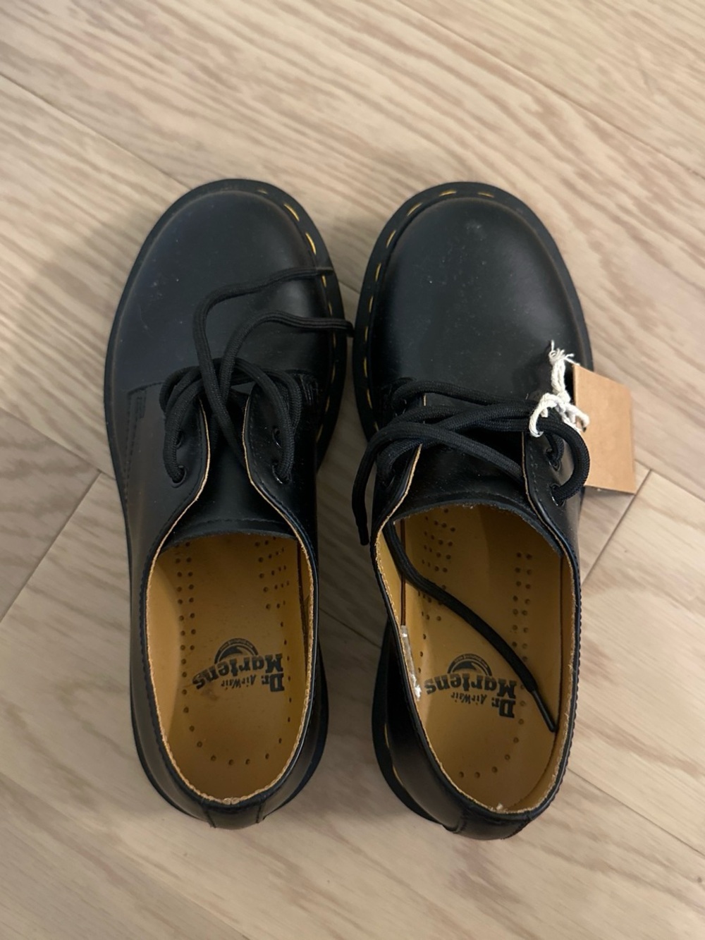 Dr. Martens women’s Black Leather Lace-Up Shoes / oxfords